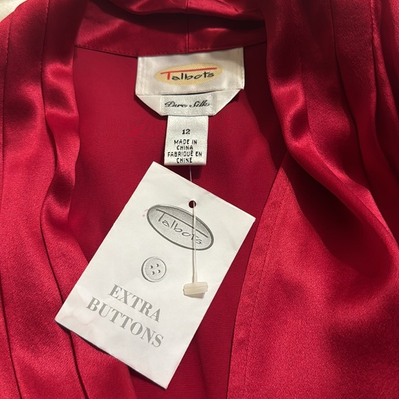 Gorgeous Red Silk Satin Tie-Front Blouse from Talbots. Size 12. New with Tag. - Picture 6 of 7